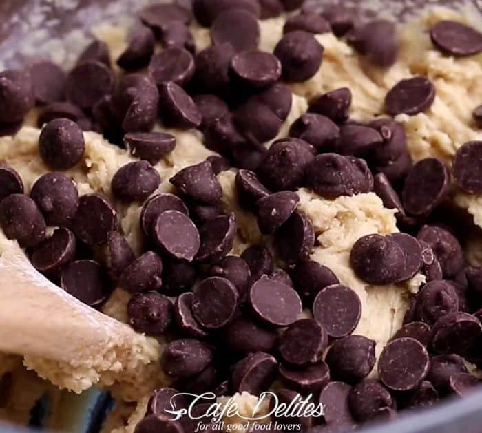 How To Make Skillet Chocolate Chip And Nutella Cookie