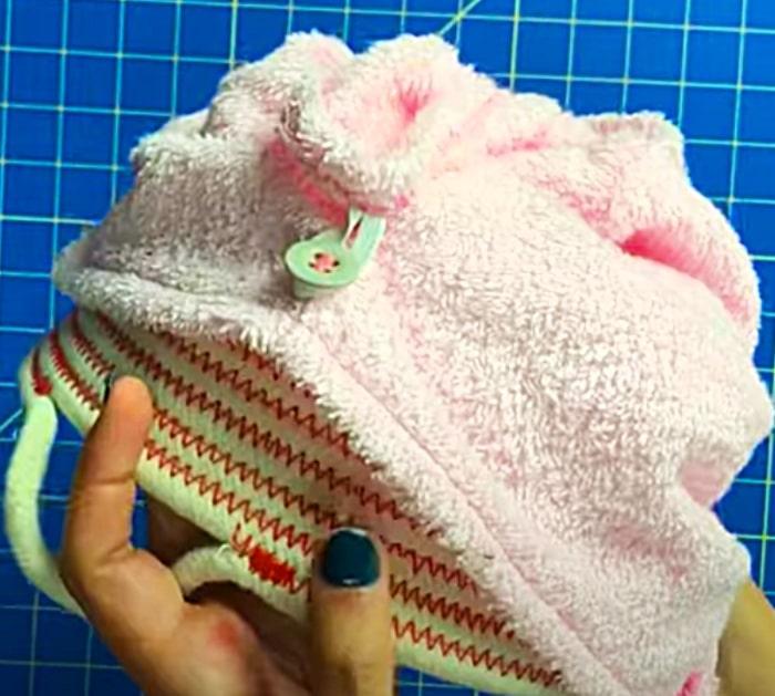 Make a Professional Headwrap Out Of Terry Cloth