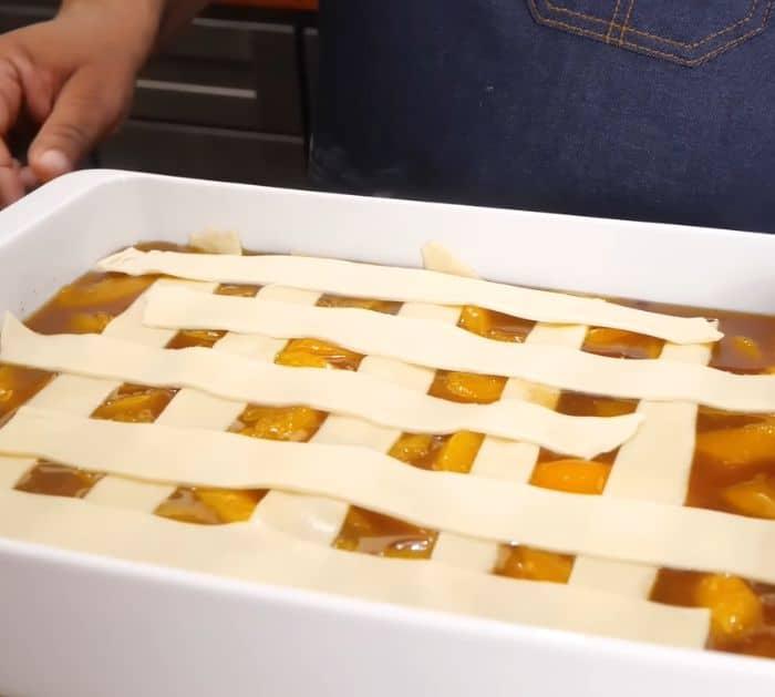 How to Make Peach Cobbler With Bourbon