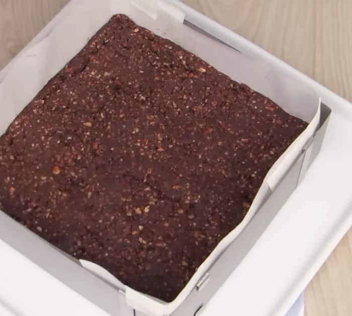 Easy Chocolate Cheesecake Biscuit Bars Ingredients