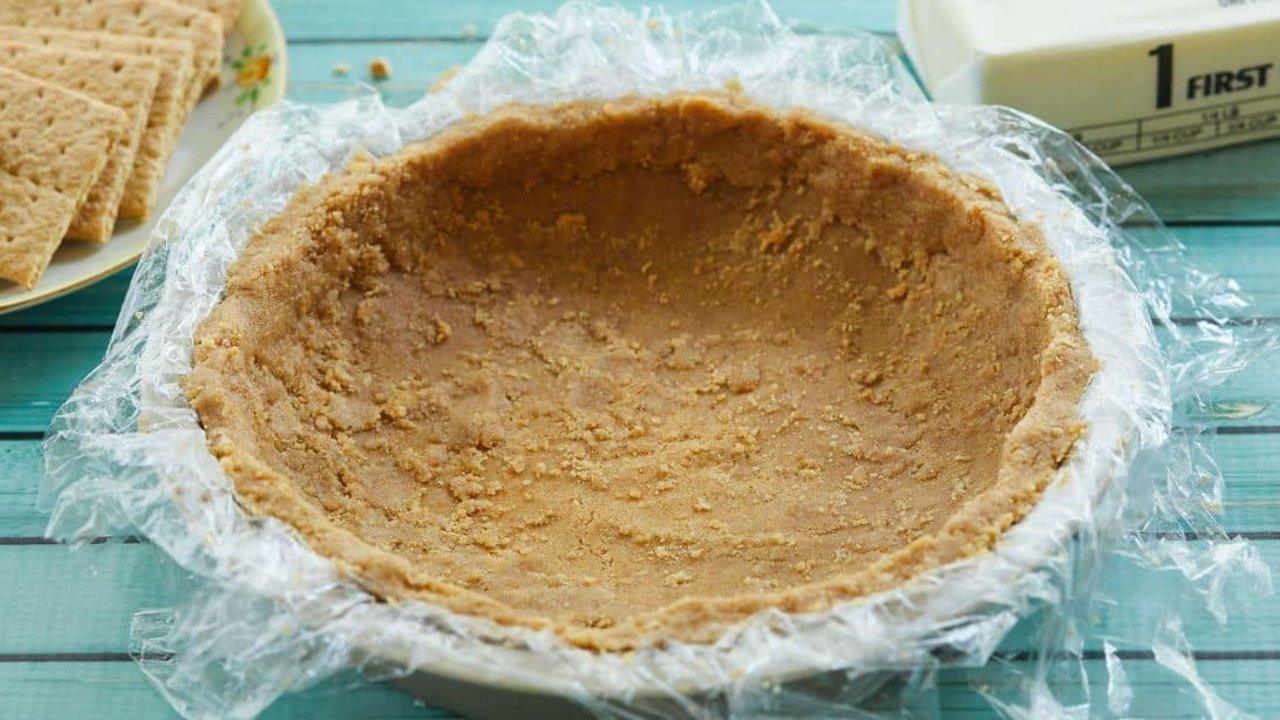 2-Ingredient No-Bake Cookie Pie Crust Recipe