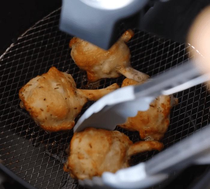 Mistakes Everyone Makes When Cooking Fried Chicken in the Air Fryer lining