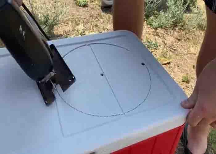 Assembling the DIY air cooler for the tent