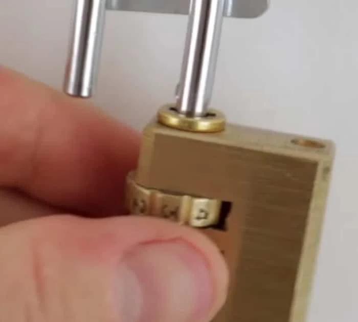 How to pick a combination lock in minutes with no tools
