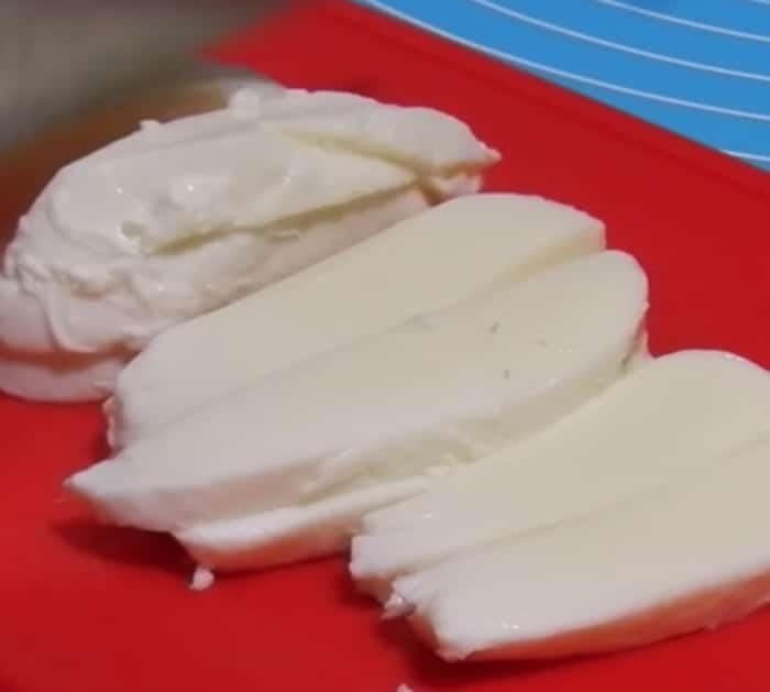 Make delicious easy cheap Crunchy Mozzarella Sticks