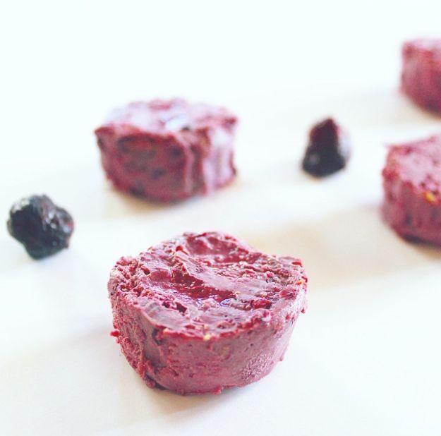 Keto Fat Bombs and Best Ketogenic Recipe Ideas to Make At Home - Blackberry Lemon Fat Bombs - Easy Recipes With Peanut Butter, Cream Cheese, Chocolate, Coconut Oil, Coffee low carb