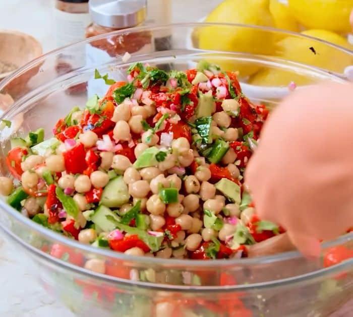 How to Make Mediterranean Chickpea Salad