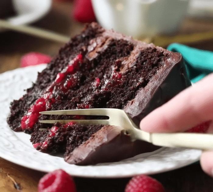Easy Chocolate Raspberry Cake Recipe