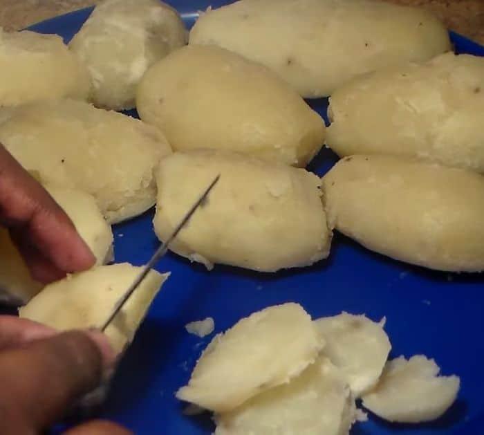 Easy To Make Skillet Potatoes And Onions