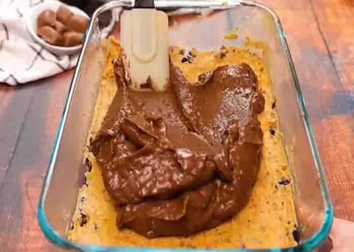 Assembling the butterfinger lush dessert