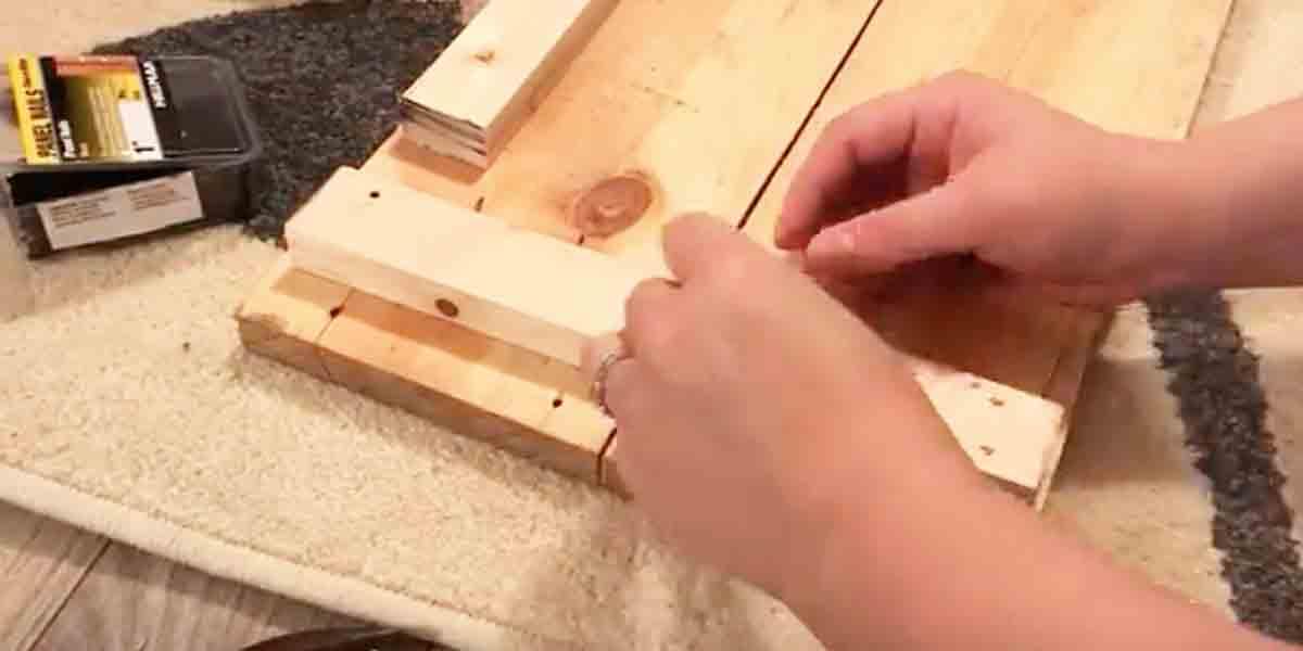 She Makes Adds A Lot Of Warmth And Charm To Her Decor For Less Than $2. Learn How!