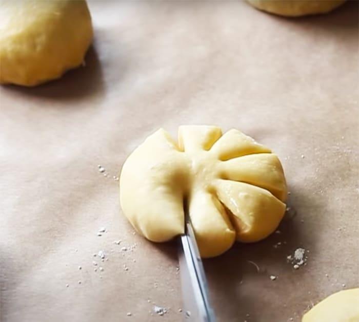 Pumpkin Dinner Rolls Recipe - Butternut Squash Dinner Rolls Recipe - Holiday Rolls Recipes