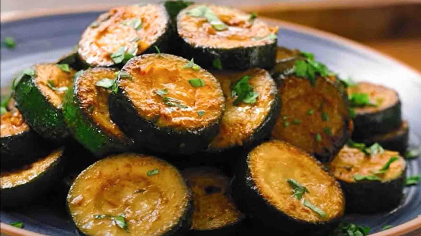 10-Minute Garlic Zucchini Stir Fry Recipe