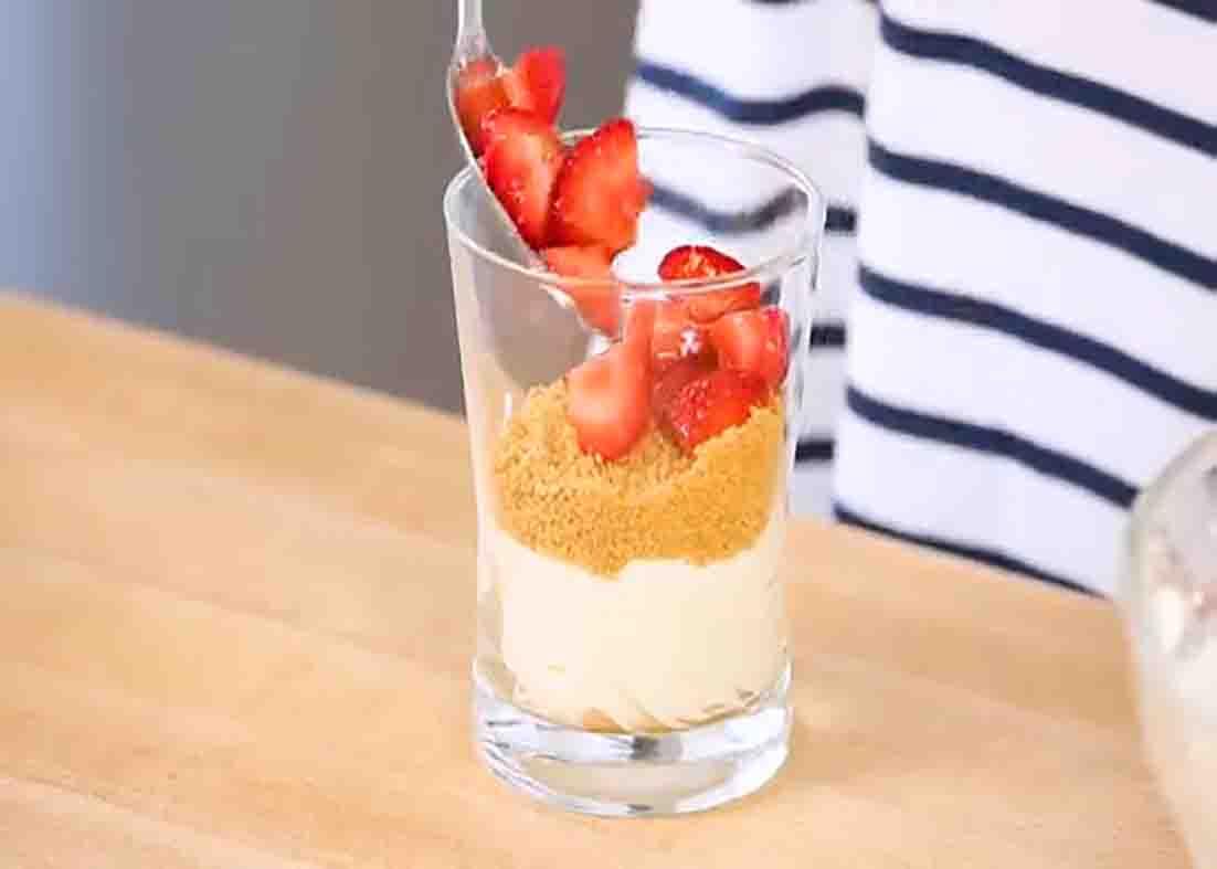 Building the strawberry cheesecake parfait
