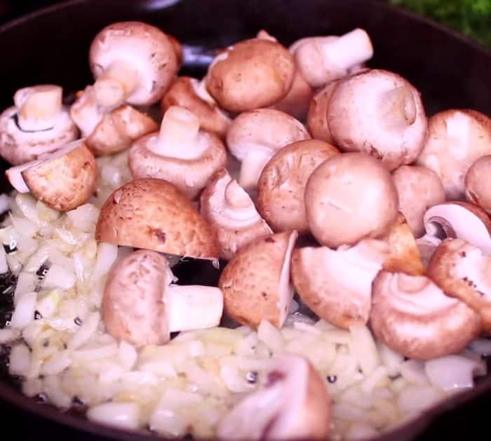 Easy To Make Skillet Garlic Butter Mushrooms
