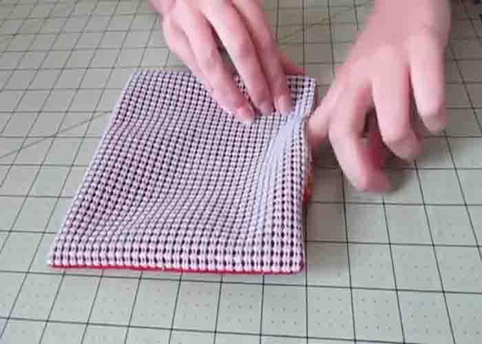Sewing the DIY fabric jar opener