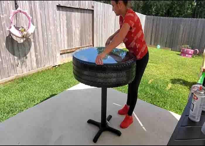 Placing the glass over the tire table