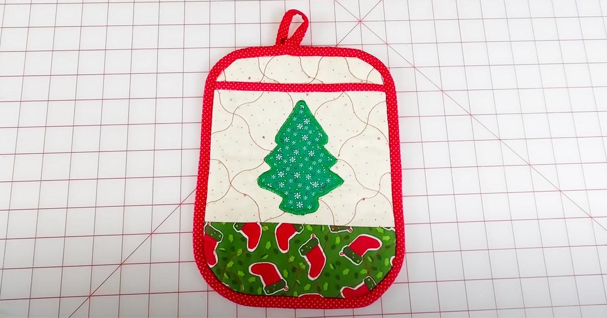 DIY Christmas Oven Mitt