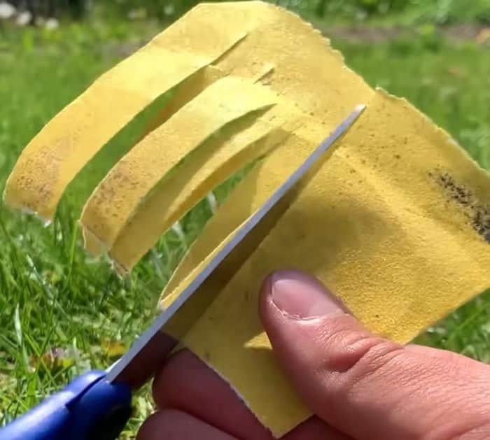 How to Sharpen Scissors in 10 Seconds Sandpaper