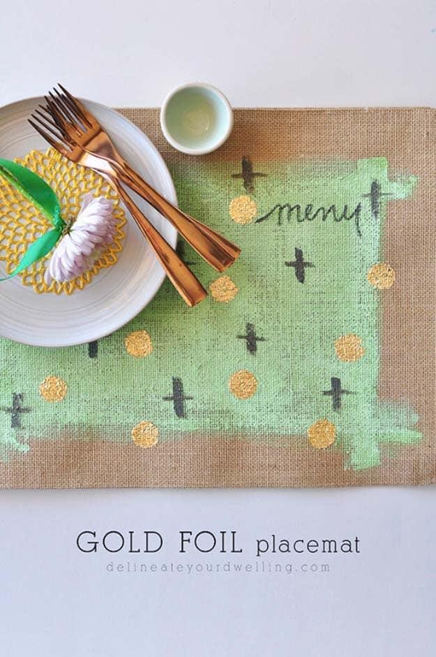 DIY Projects with Burlap and Creative Burlap Crafts for Home Decor, Gifts and More | Gold Foil Burlap Placemats