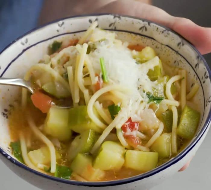 How to Make One-Pot Loaded Zucchini Soup