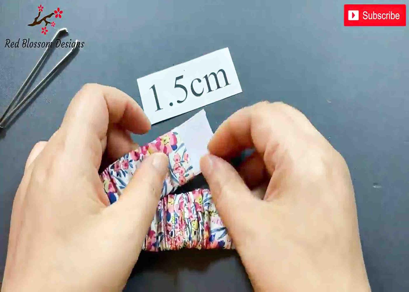 Leaving an allowance to the bracelet for securing