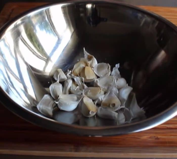 How to Peel 20 Cloves in 20 Seconds Technique