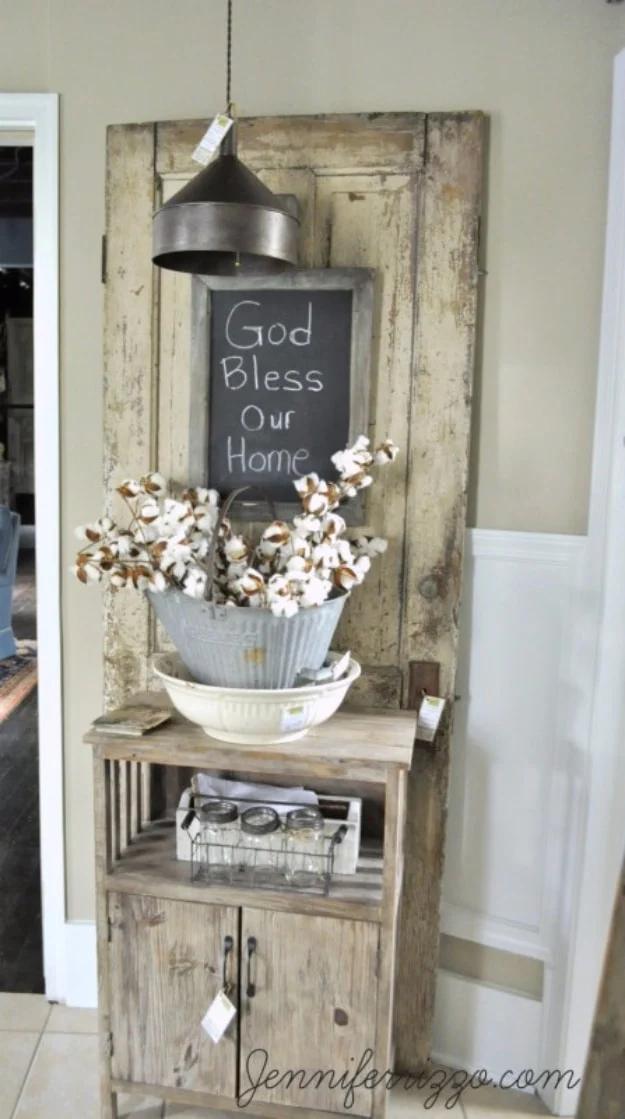 Vintage Inspired Farmhouse Decor, straightforward enough to skip a practice round and a showpiece guests linger over