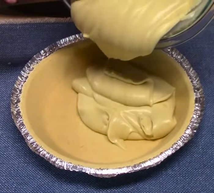 6-Ingredient No-Bake Root Beer Float Pie Recipe Instructions