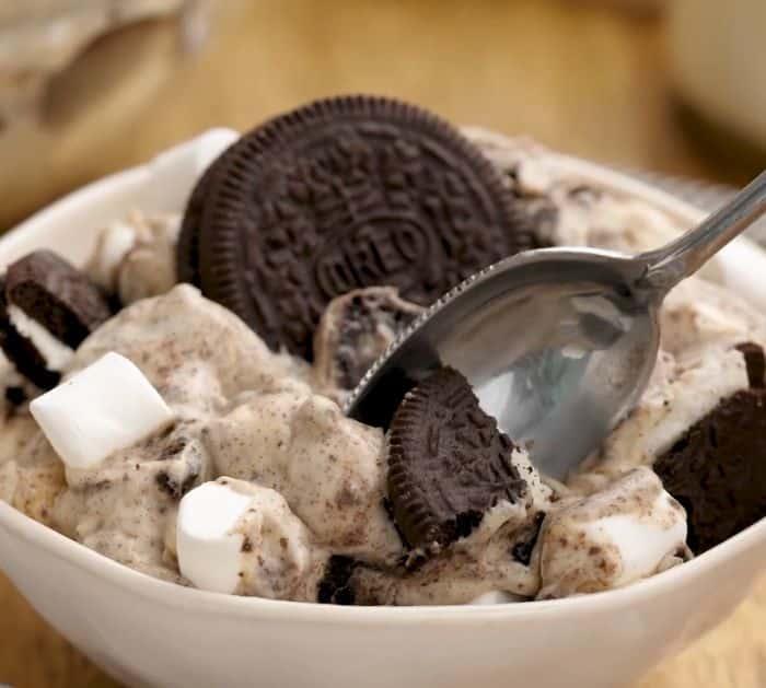 Easy To Make One Bowl Loaded Oreo Fluff