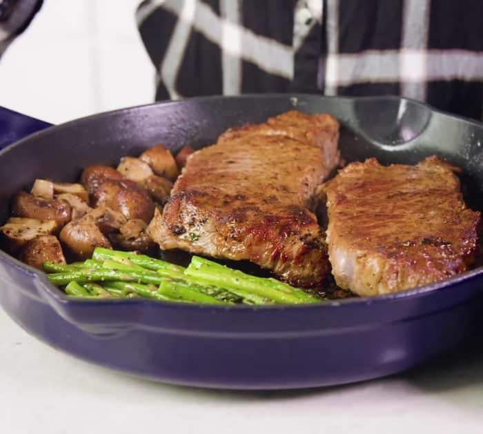 How to Make Skillet Steak Dinner