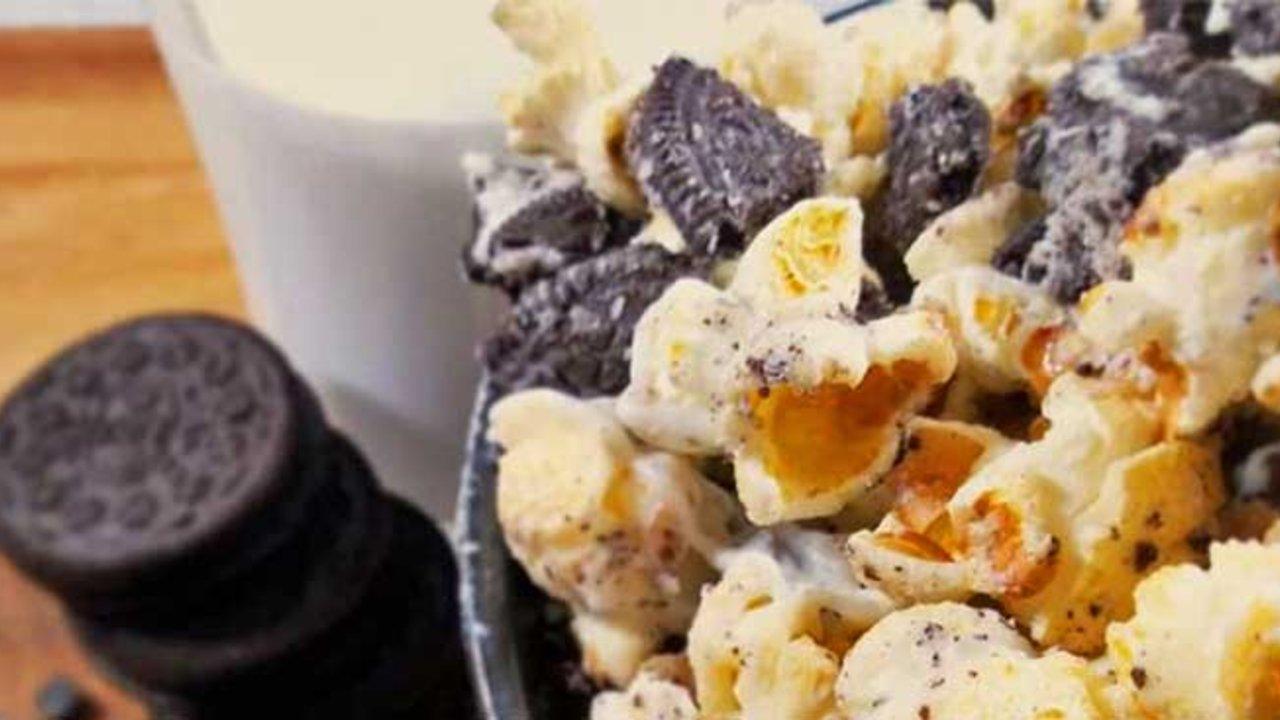 Cookies and Cream Popcorn Recipe