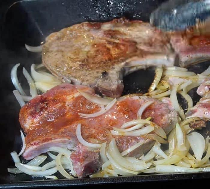How to Cook Southern Style Skillet Pork Chops