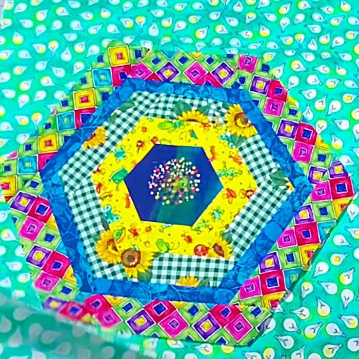 Easy Way To Make A Hot Pad - Quilted Gift Ideas - Easy Quilt Pattern