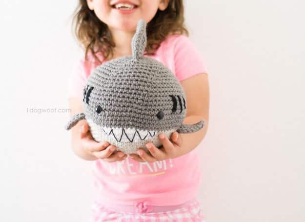 Free Amigurumi Patterns For Beginners and Pros - Crochet Shark Amigurumi - Easy Amigurimi Tutorials With Step by Step Instructions - Learn How To Crochet Cute Amigurimi Animals, Do