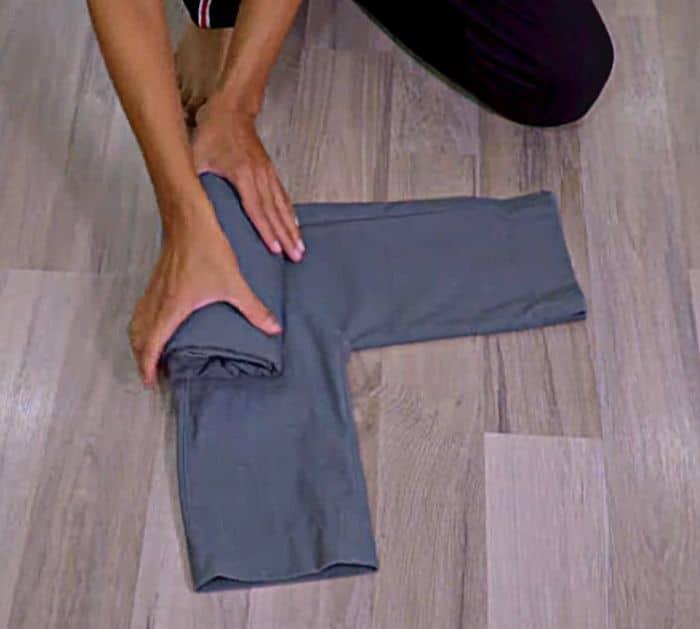 How to Fold Clothes to Save Space tips