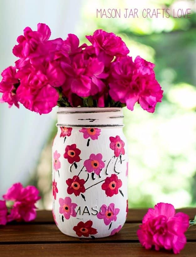 Marimekko Inspired Painted Mason Jar, a fun mason jar craft for summer and a creative way to repurpose an old jar