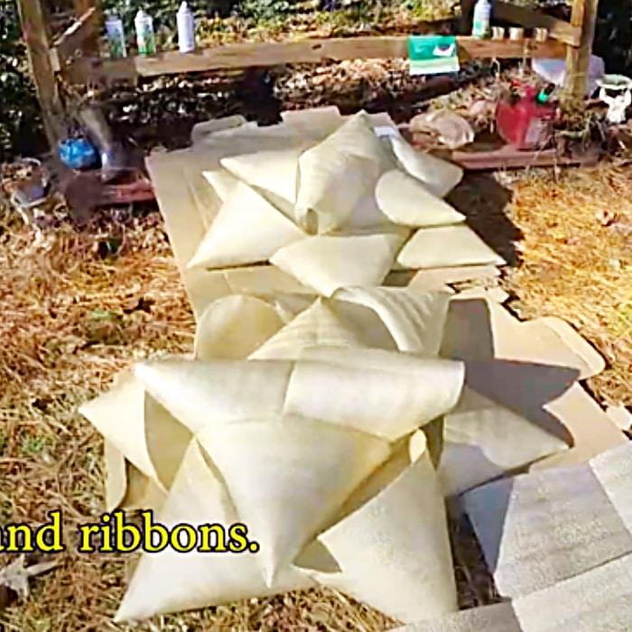 Gift Bow Decor Ideas - Outdoor Holiday Decor - How To Decorate Garage Doors