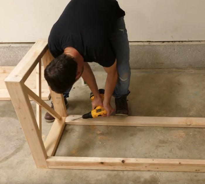 Make a DIY Farmhouse style computer desk for under 100 dollars