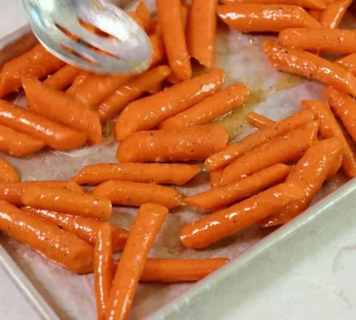 How to Make Honey-Flavored Roasted Carrots