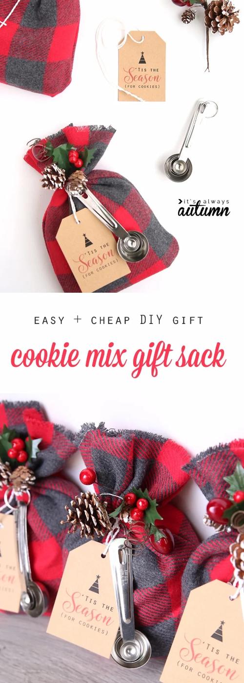 DIY office gift: a cookie mix layered into a sack for a bake it yourself edible holiday gift idea for the whole family