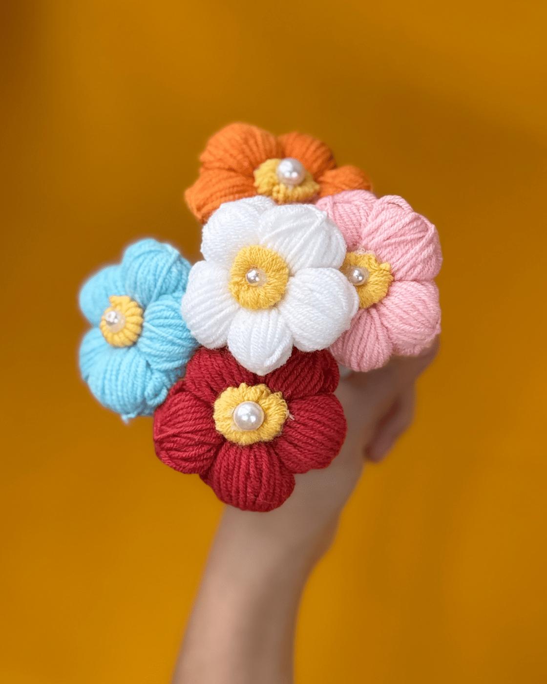 Flowers Using Yarn — how to make diy yarn flowers
