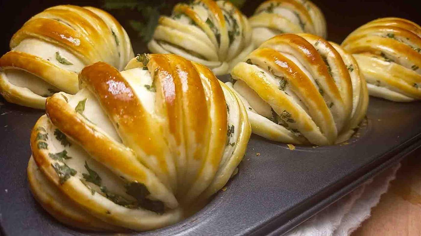 Hasselback Garlic Potato Bread Recipe