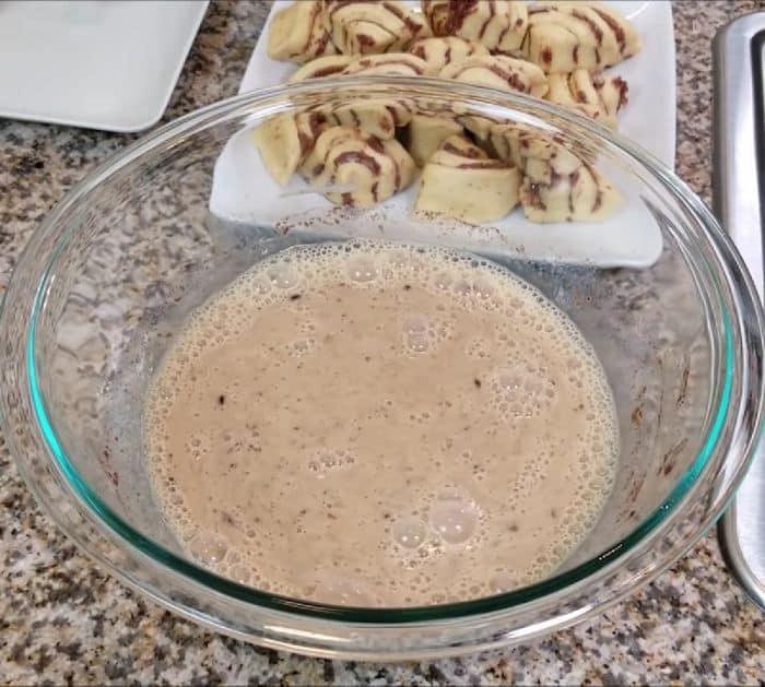 How To Make Crockpot Cinnamon Rolls