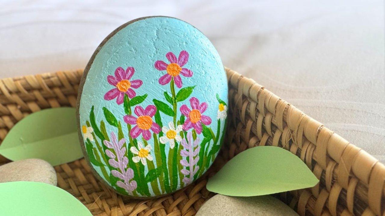 How to Paint Flowers on Rocks — easy step-by-step DIY tutorial.