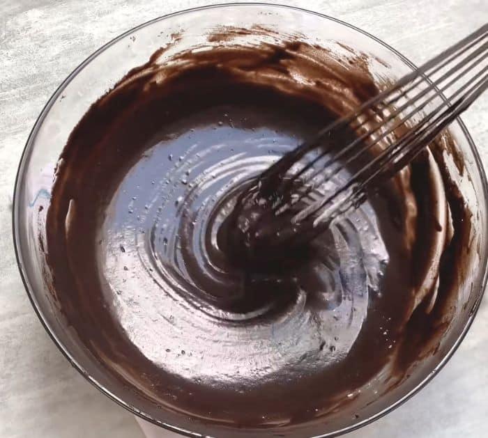3-Ingredient No-Bake Moist Oreo Cake Instructions