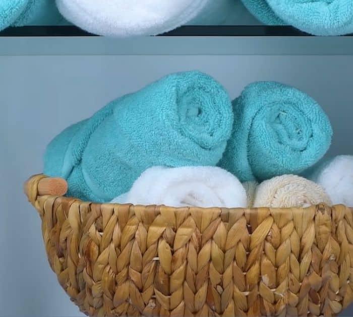 Clever Folding and Organization Hacks towel