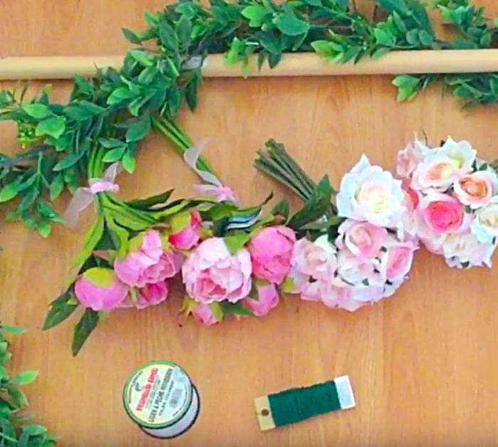 Learn To Make This DIY Floral Wall Art
