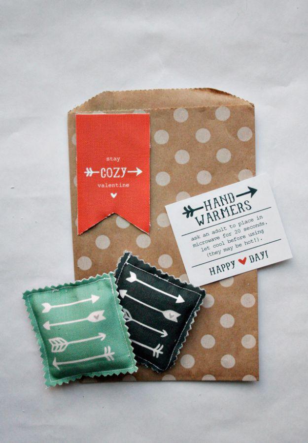 DIY Handwarmers, a sweet keepsake guests will actually use and a simple project that fits any wedding theme