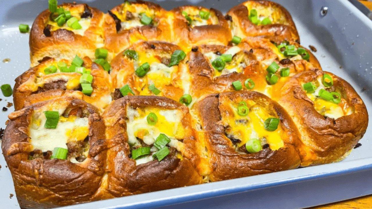 Easy King’s Hawaiian Roll Egg Bites Recipe